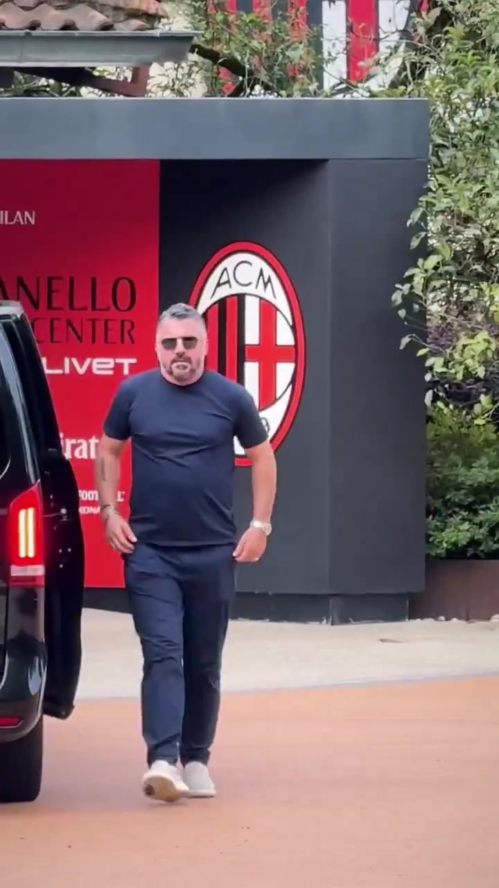 pp电子官网-加图索今日造访米兰内洛基地 与阿莱格里及塔雷举行会谈