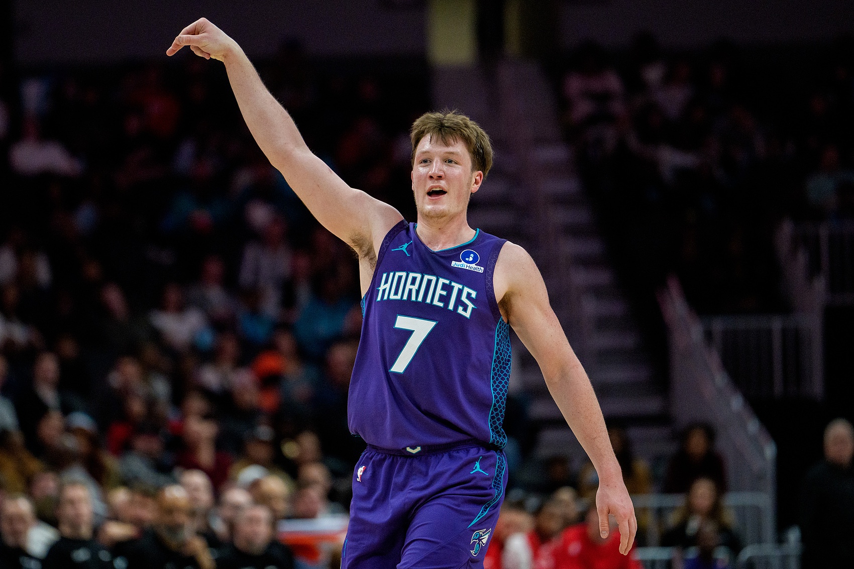 pp电子-稳稳的幸福!4号秀克尼佩尔14中7&三分8中4贡献20分4板 正负值+22