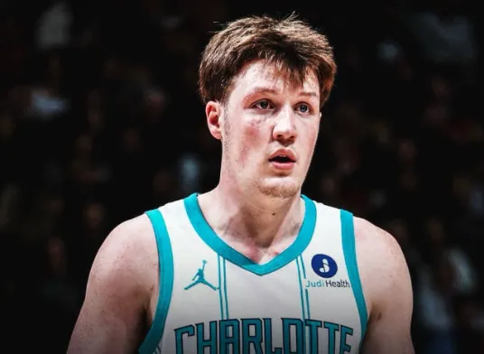 克尼普尔19次单场20+且命中率50/40/90%,历史上仅次于库里