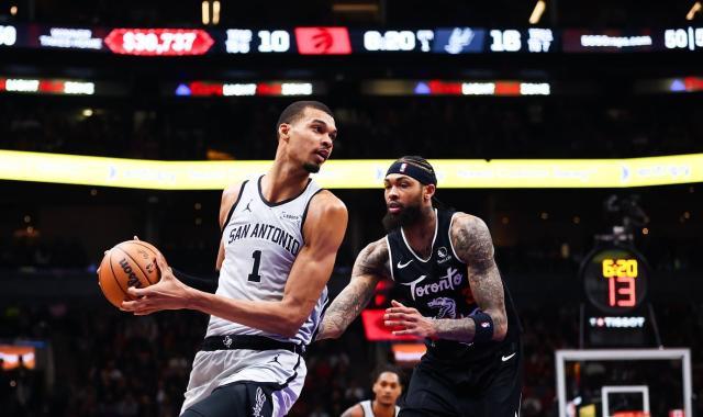 pp电子-剑指西部第一!马刺豪取10连胜:文班封锁内线